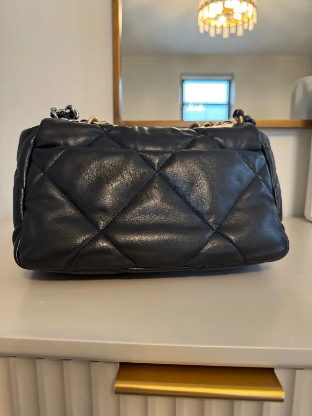 CHANEL 19 Flap Bag / black